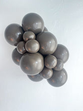 Load image into Gallery viewer, 24042 Tuftex Cocoa 24&quot; Round (1ct)

