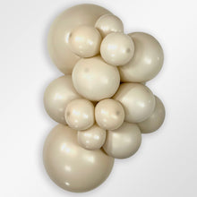 Load image into Gallery viewer, 170763 Fashion White Sand 11&quot; Round (50ct)
