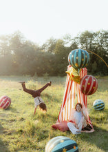 Load image into Gallery viewer, FB243-007 Starry Ball - Red
