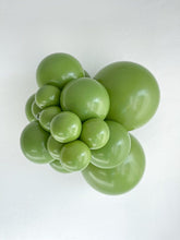 Load image into Gallery viewer, 24081 Tuftex Fiona 24&quot; Round (25ct)
