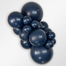 Load image into Gallery viewer, 151847 Fashion Navy 24&quot; Round (1ct)
