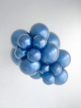 Load image into Gallery viewer, 24051 Tuftex Metallic Midnight Blue 24&quot; Round (1ct)
