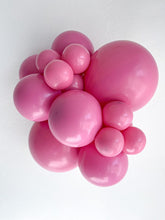Load image into Gallery viewer, 17084 Tuftex Pixie 17&quot; Round (50ct)
